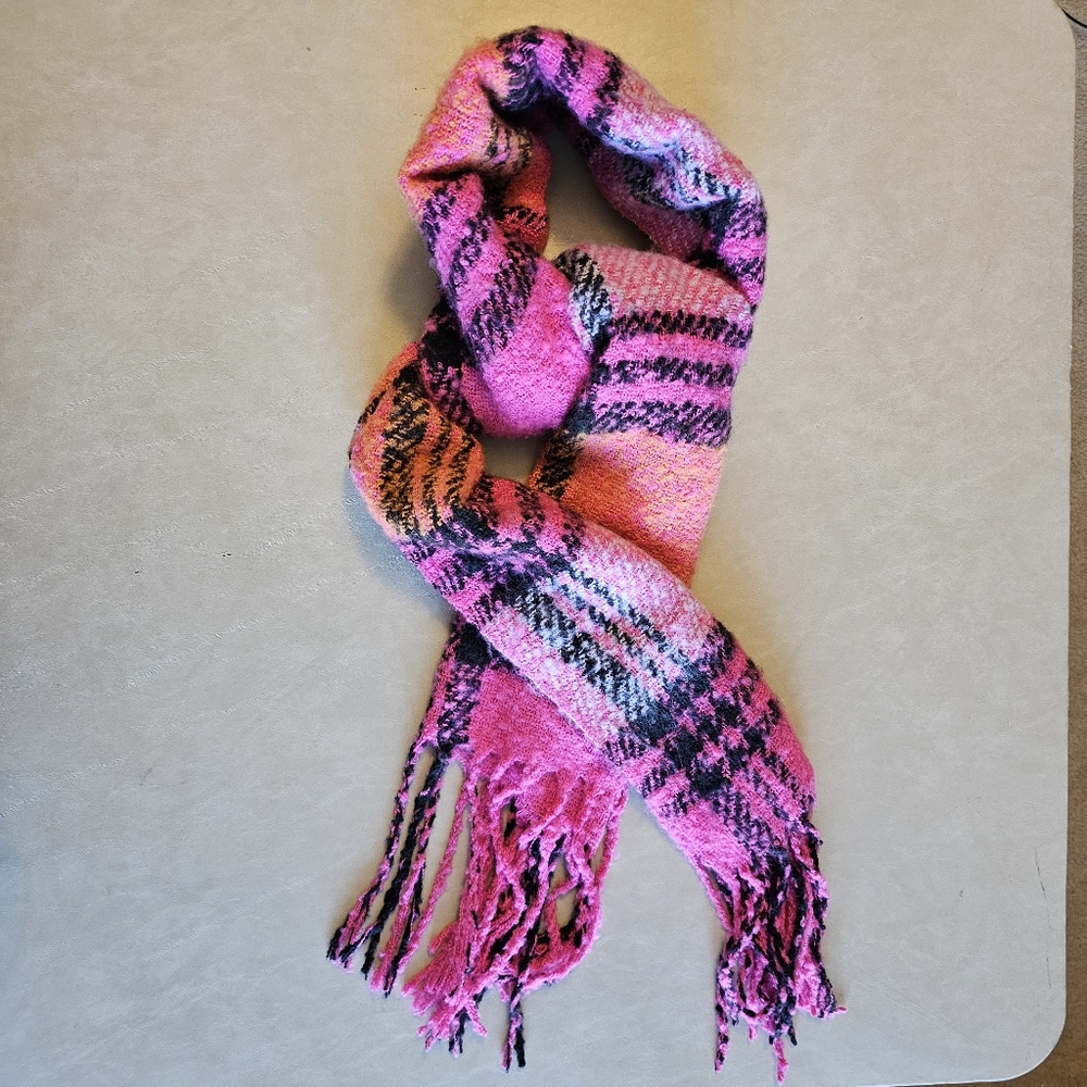 ⬇️💲NWOT | Juicy Coutoure Oversized Chunky Scarf - Plaid Multi Color 74"L x 22"W - Picture 4 of 7